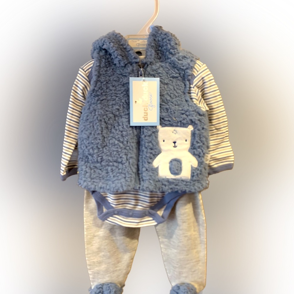 Cute baby boy 3 piece outfit ! NEVER WORN! Newborn to 3months old !